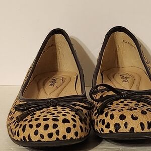 Trotters Tan and Black Polka Dot Flats